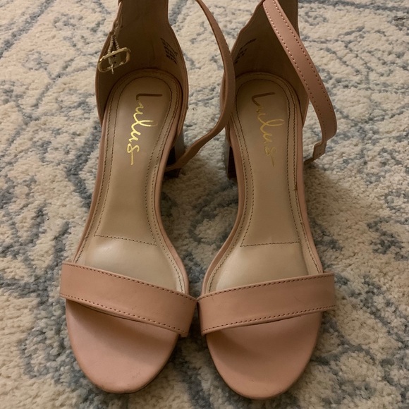 Lulu’s Heels - Picture 2 of 3